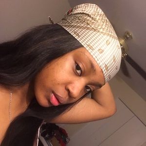 Meet your Posher, Markia